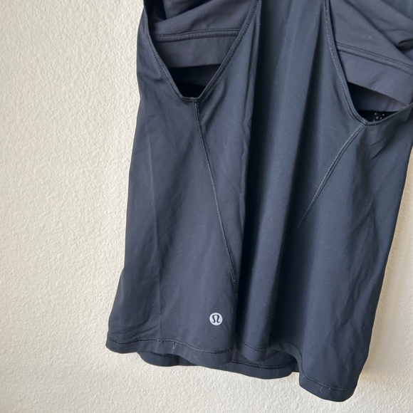 Lululemon 2-in-1 Tank Top with built-in Sports Bra Black Size 6  Racerback - Picture 10 of 11